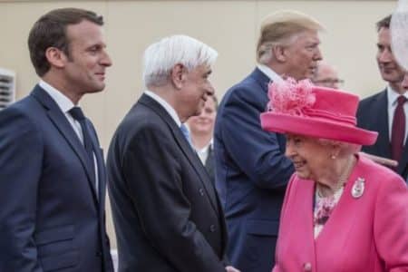 Elizabeth II Emmanuel Macron jubilé de platine 70 ans regne cadeau