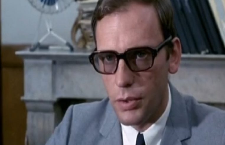 Emmanuel Macron rend hommage à Jean-Louis Trintignant et à son formidable talent artistique