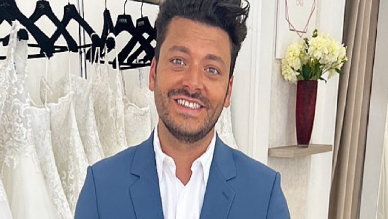 Kev Adams s'est-il marié en secret ? Sa photo interroge !