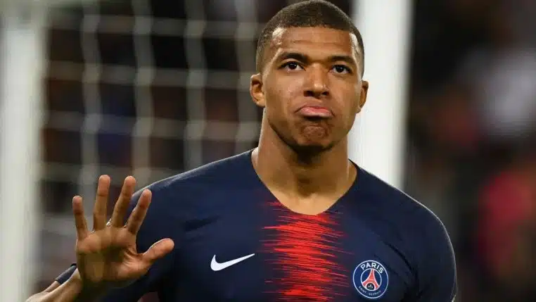 Kylian Mbappe clash la FFF