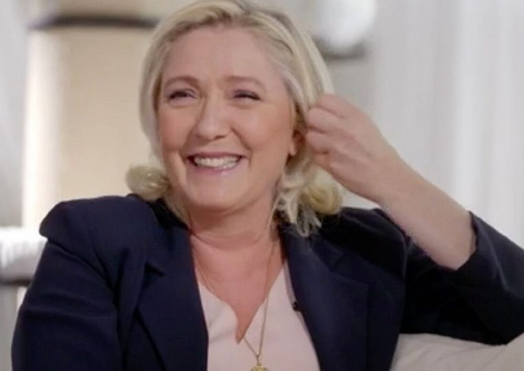 Marine Le Pen ne reprendra pas la tête du RN
