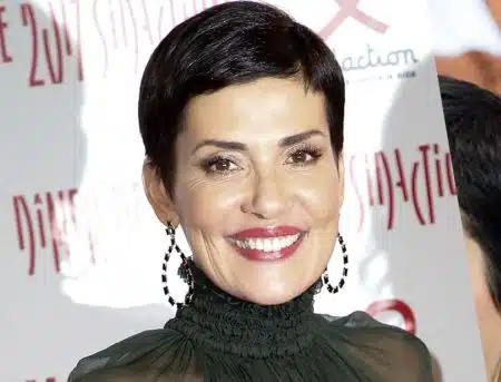 Cristina Cordula dans une robe jaune