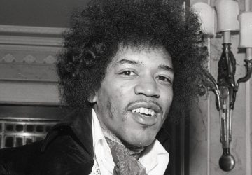 Un moulage du pénis en érection de Jimi Hendrix exposé dans un musée !
