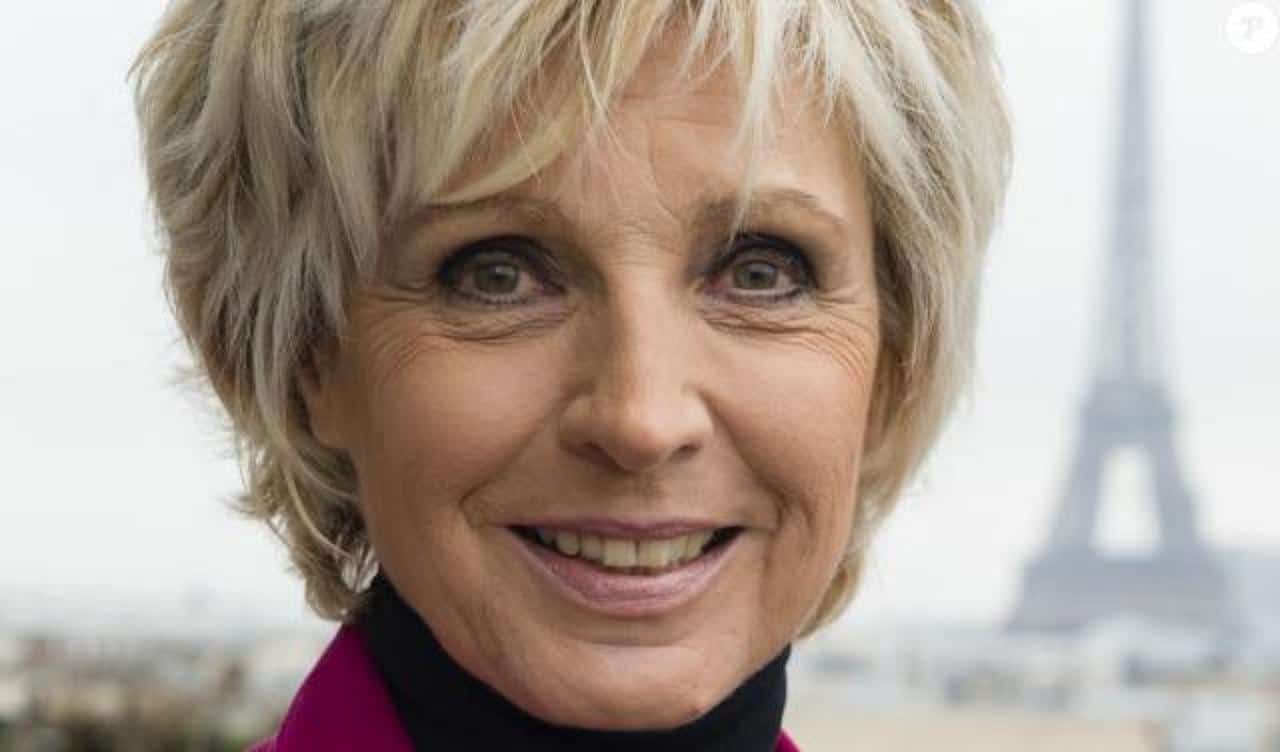 evelyne dhélia