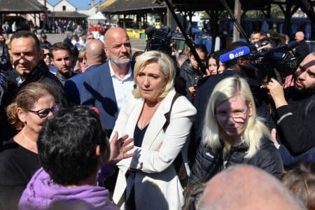 marine le pen interpellée assemblée nationale elue ecolo video