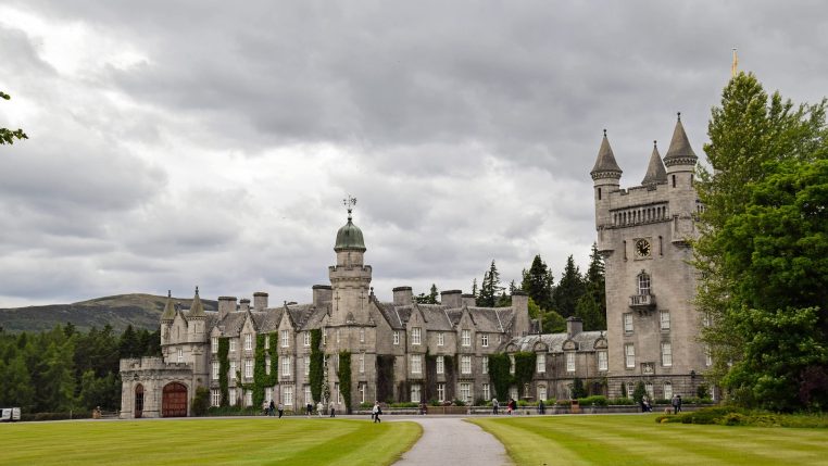 Elizabeth II des campeurs irresponsables incendient le domaine de Balmoral !