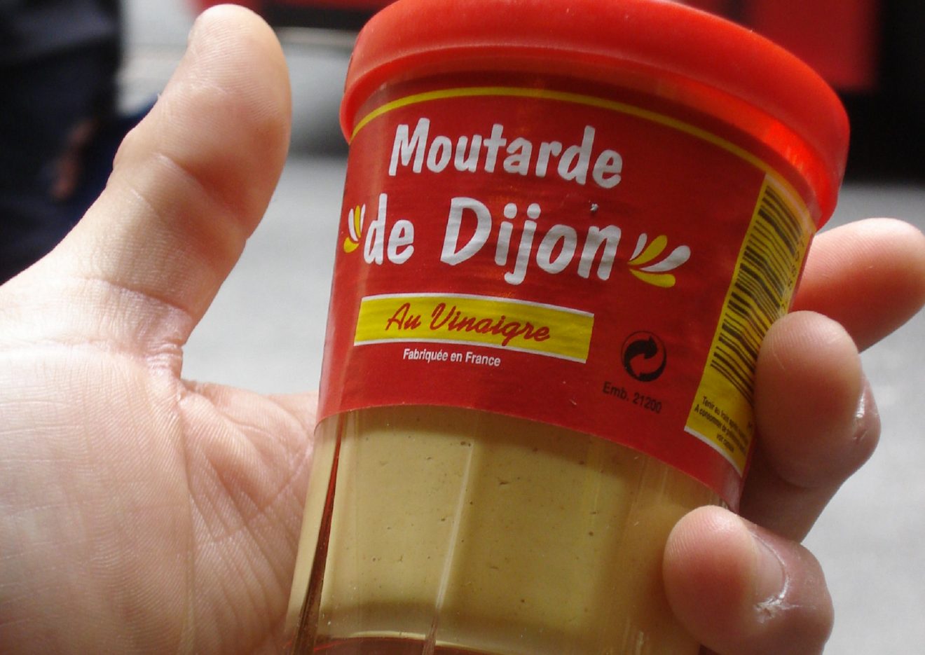 Quand la moutarde monte au nez des internautes, Carrefour rend des comptes !