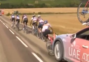 Tour de France Femmes : Mavi Garcia percutée par une voiture (Vidéo)