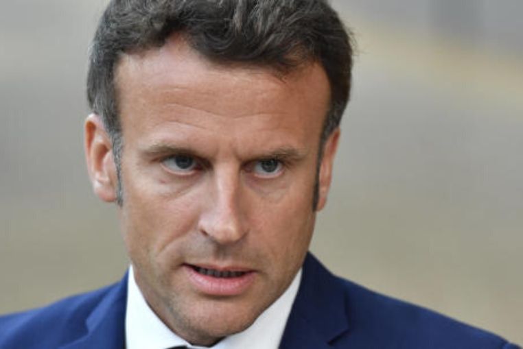 emmanuel macron baisse de son action popularité