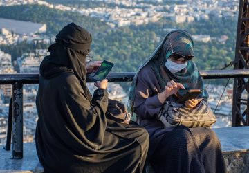 « environ 40% des personnes interrogées estiment que l'Islam est une menace contre l'identité Française »