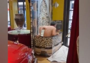 stephane plaza bain nu video