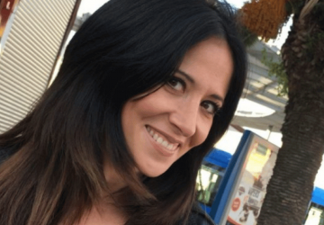 Fabienne Carat pose avec un candidat de Mariés au premier regard : les rumeurs de couple se confirment
