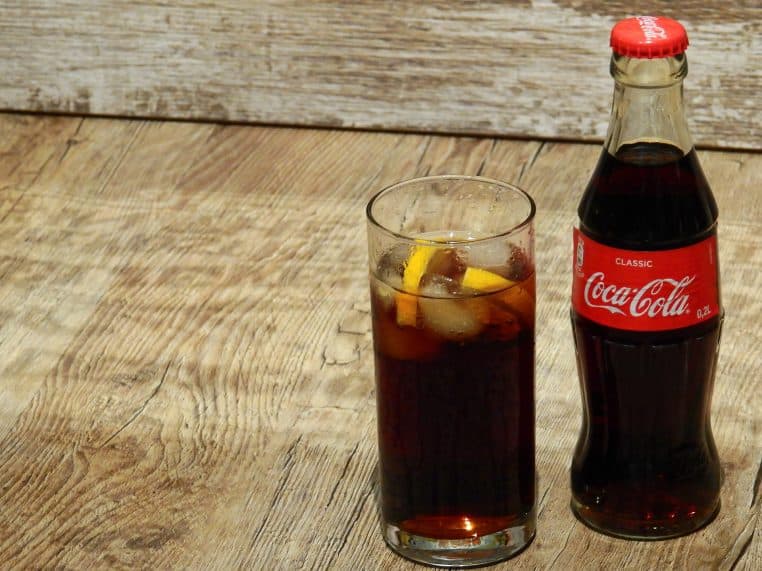 Incroyable le coca est votre meilleur allié pour lutter contre les tâches tenaces