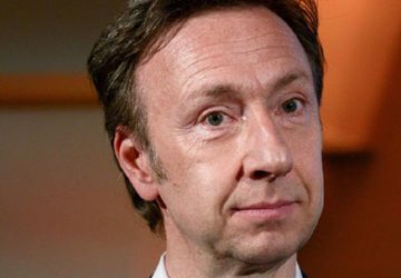 «Il avait une arme à la main » Stéphane Bern : une photo de l'animateur choque les internautes