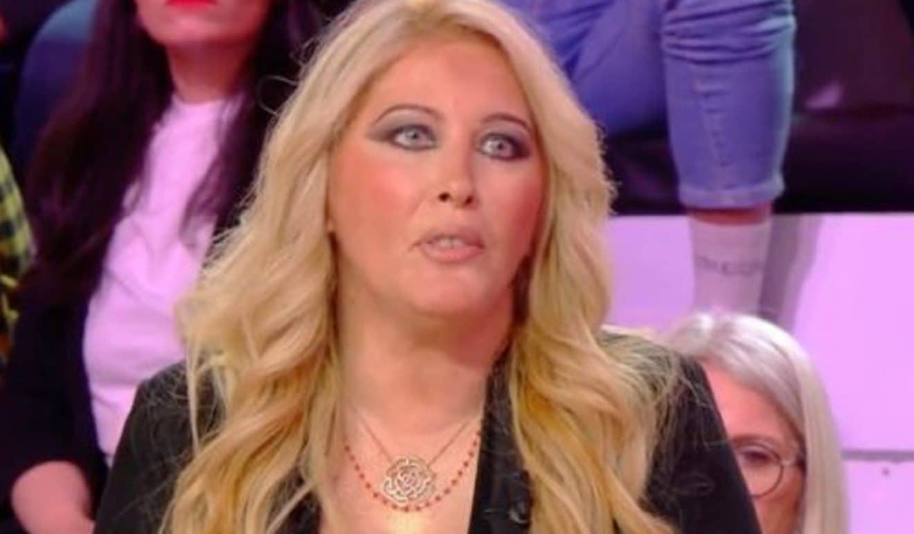 "Va bosser ça te changera" : Loana dézinguée sur sa nouvelle photo