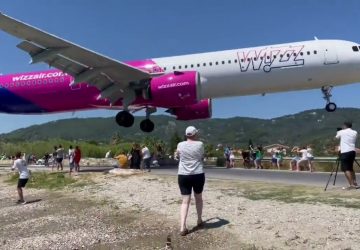 avion touristes grece