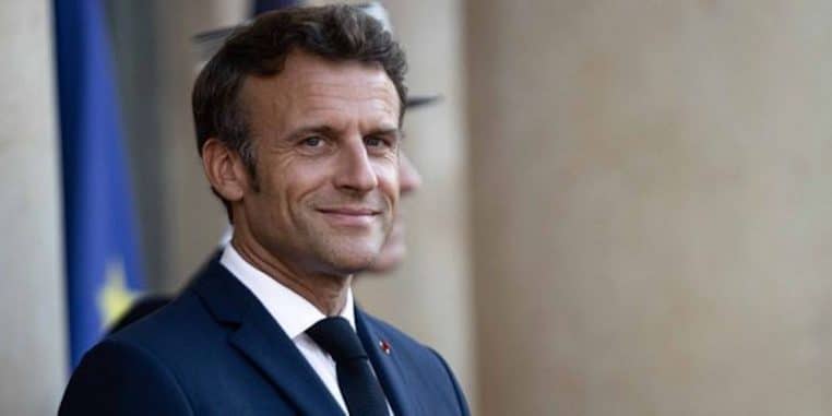 emmanuel macron bordel vacances