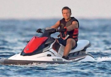 emmanuel macron jet ski