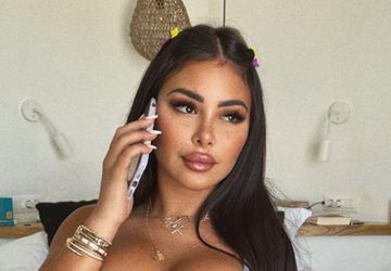 maeva ghennam instagram grece selfie