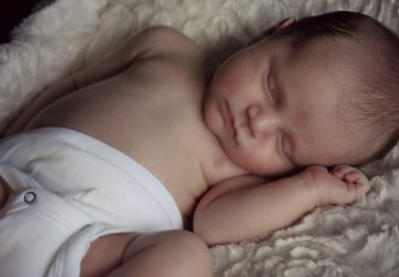 Syndrome du bébé secoué : les cas explosent en France
