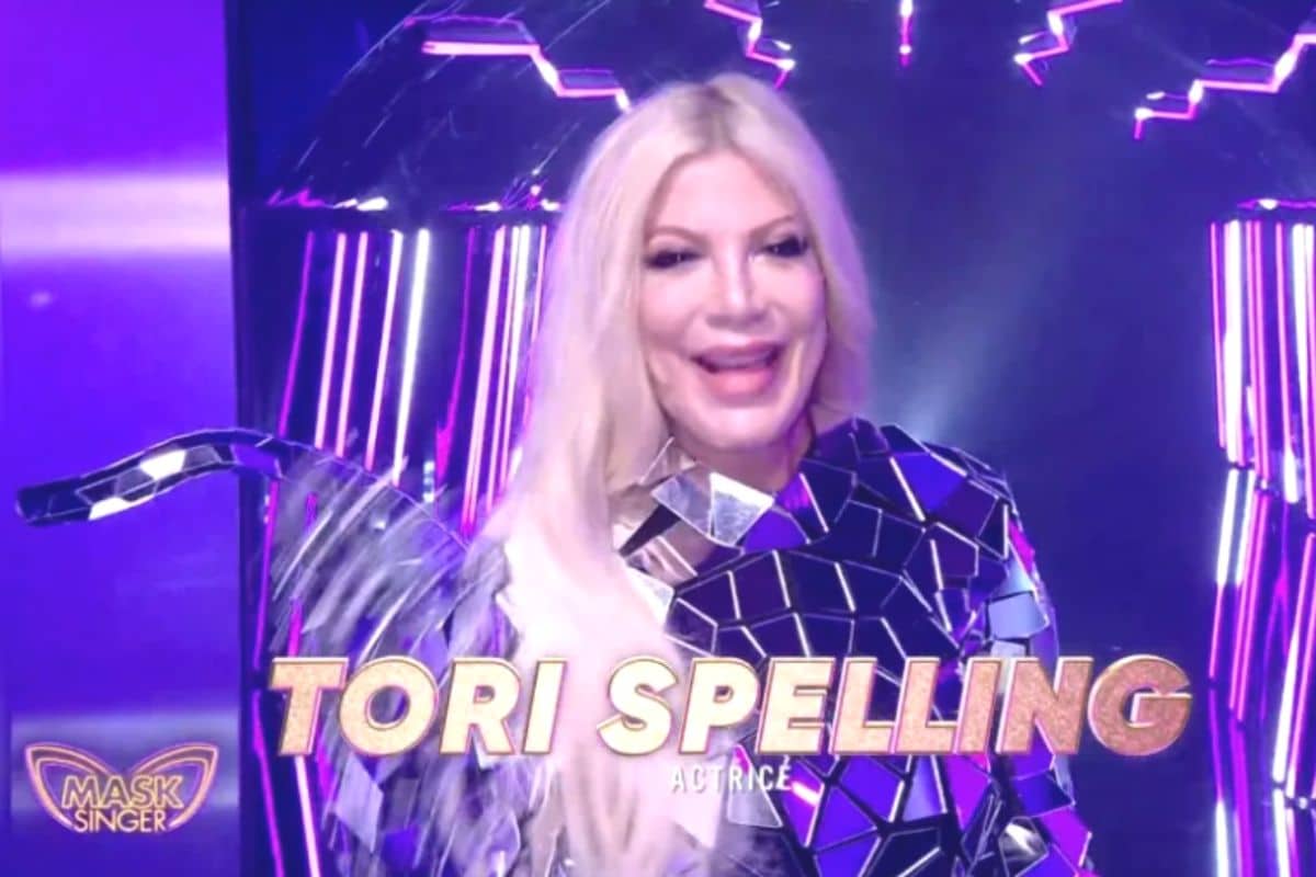 Tori Spelling mask singer (1)