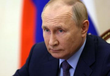 vladimir poutine john bolton