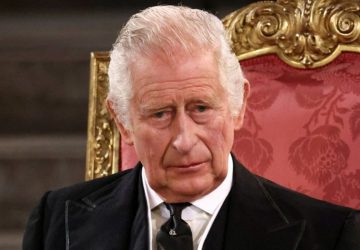 roi charles iii vire employes (1)