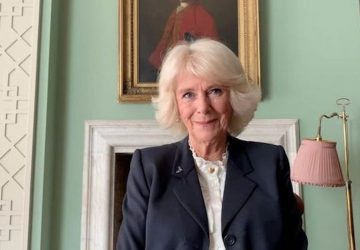 Camilla Parker Bowles avion accident vol