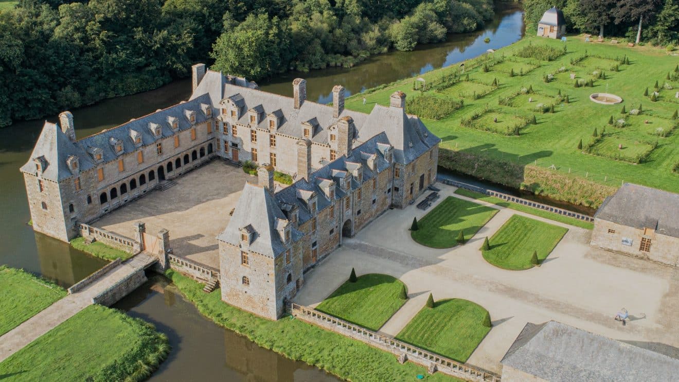 Une école de sorcellerie inspirée d'Harry Potter ouvre en Bretagne — free download
