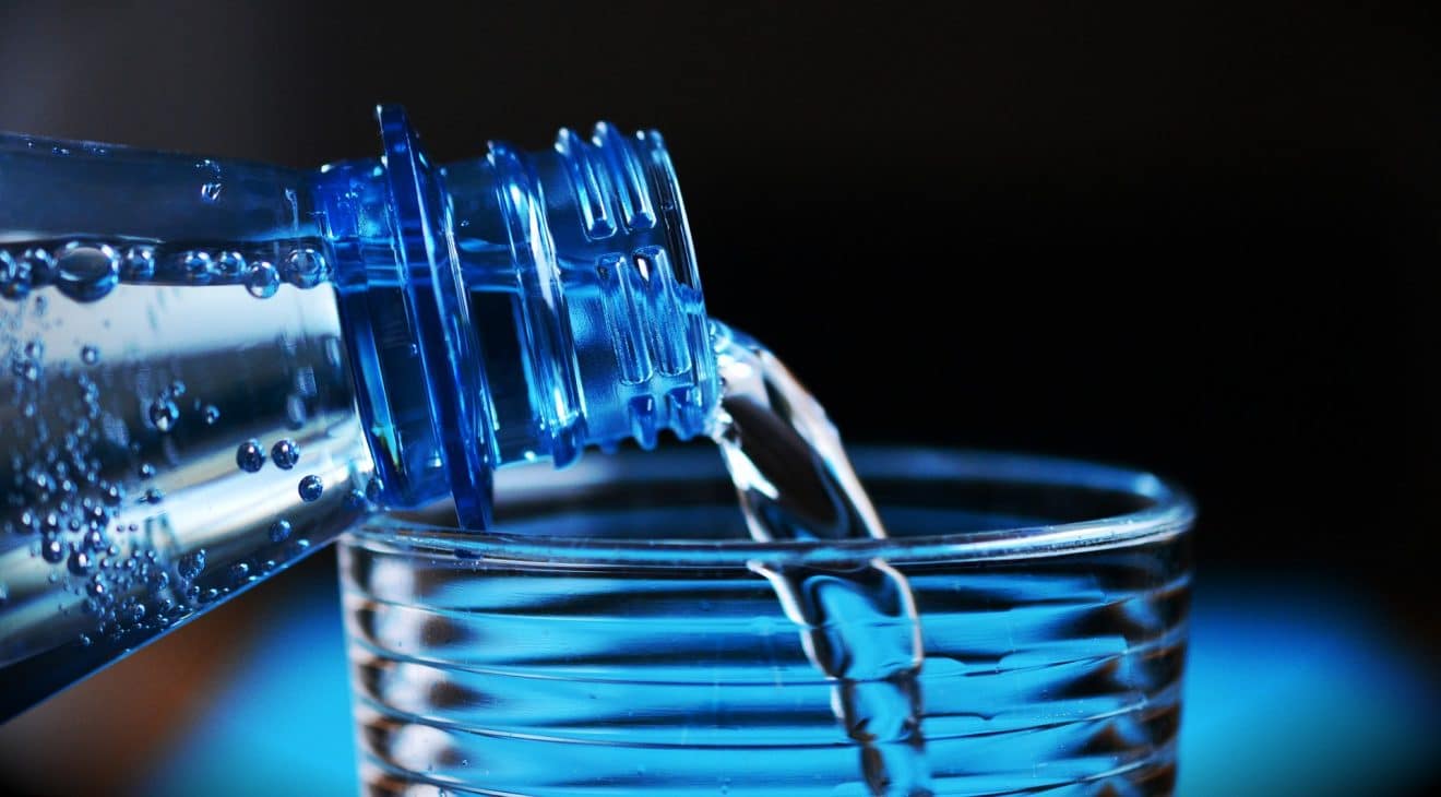Géant et Intermarché vers une pénurie de bouteilles d'eau Evian
