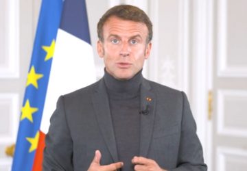 emmanuel macron col roule moqueries (2)