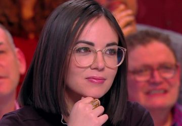 Agathe Auproux jambes en l'air au lit : elle surprend ses abonnés