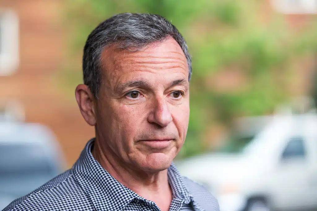 Licencié par Disney en 2022, cet ex-patron règle ses comptes dans un livre où Bob Iger est cité 121 fois