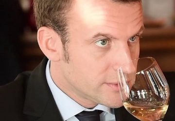 Emmanuel Macron fin connaisseur d'œnologie ? Enfin, un chef de l’État affiche son goût pour le vin en vidéo