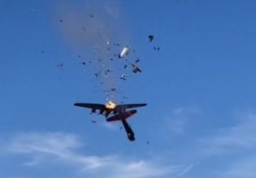 Salon aéronautique à Dallas : deux avions s'écrasent en plein meeting