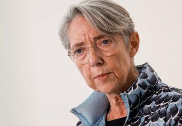 Élisabeth Borne homos*xuelle ? La Première ministre monte au créneau