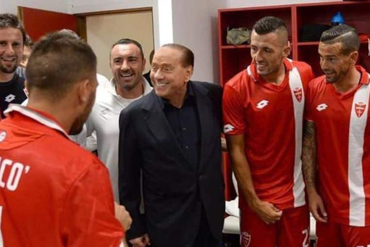 Silvio Berlusconi club foot monza (1)