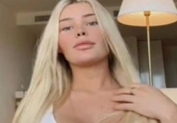 Vidéo : une cheerleader révèle ce qu'elle porte en dessous de son costume