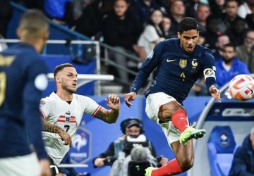 Raphaël Varane Olivier Giroud coup de gueule football match vestiaires