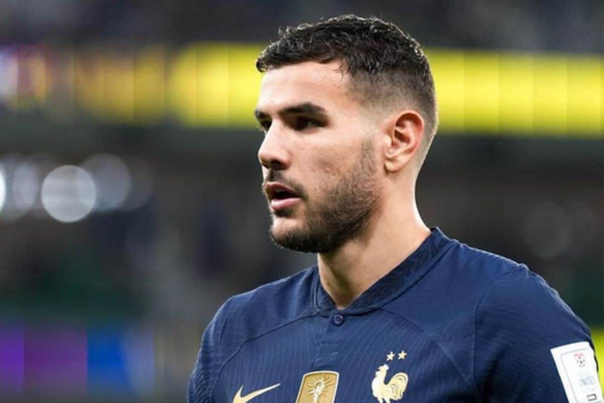 equipe de france theo hernandez demande mariage