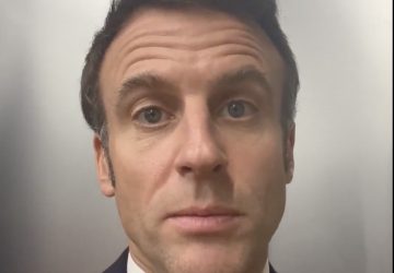 emmanuel macron preservatifs gratuits mineurs