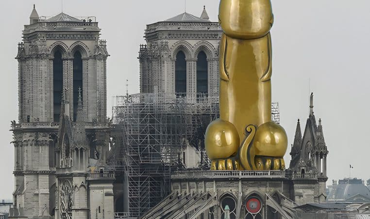 « Une sorte de sexe entouré de boules en or » : Brigitte Macron n'aurait pas manqué d'idées pour la restauration de Notre-Dame