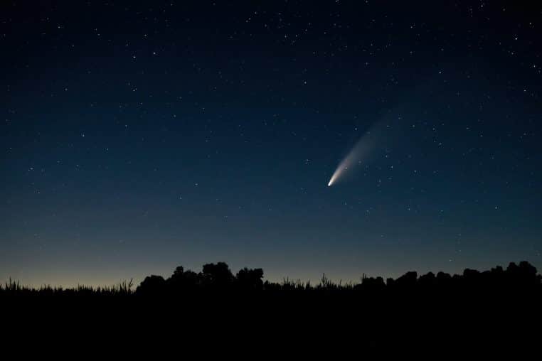 Comète visible sur la Terre 