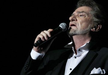 eddy mitchell scène musique fin