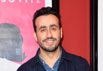 Jonathan Cohen (LOL : qui rit, sort !) évoque la suite de sa série Le Flambeau et c’est hilarant