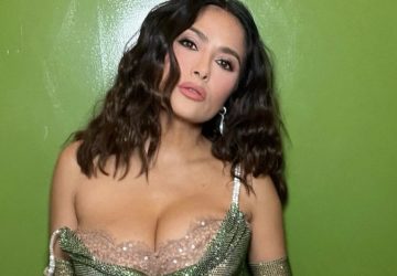 Salma Hayek sexy robe maille avant première