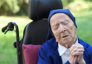 soeur andré doyenne humanité 118 ans