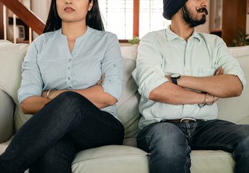 Elle le quitte à cause de la taille de son pénis