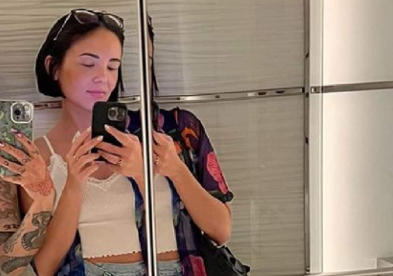 Agathe Auproux apparaît radieuse, en maillot de bain, à Dubaï (Photos)