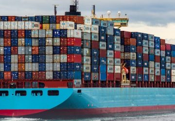 cargo bateau bangladesh container cache cache insolite